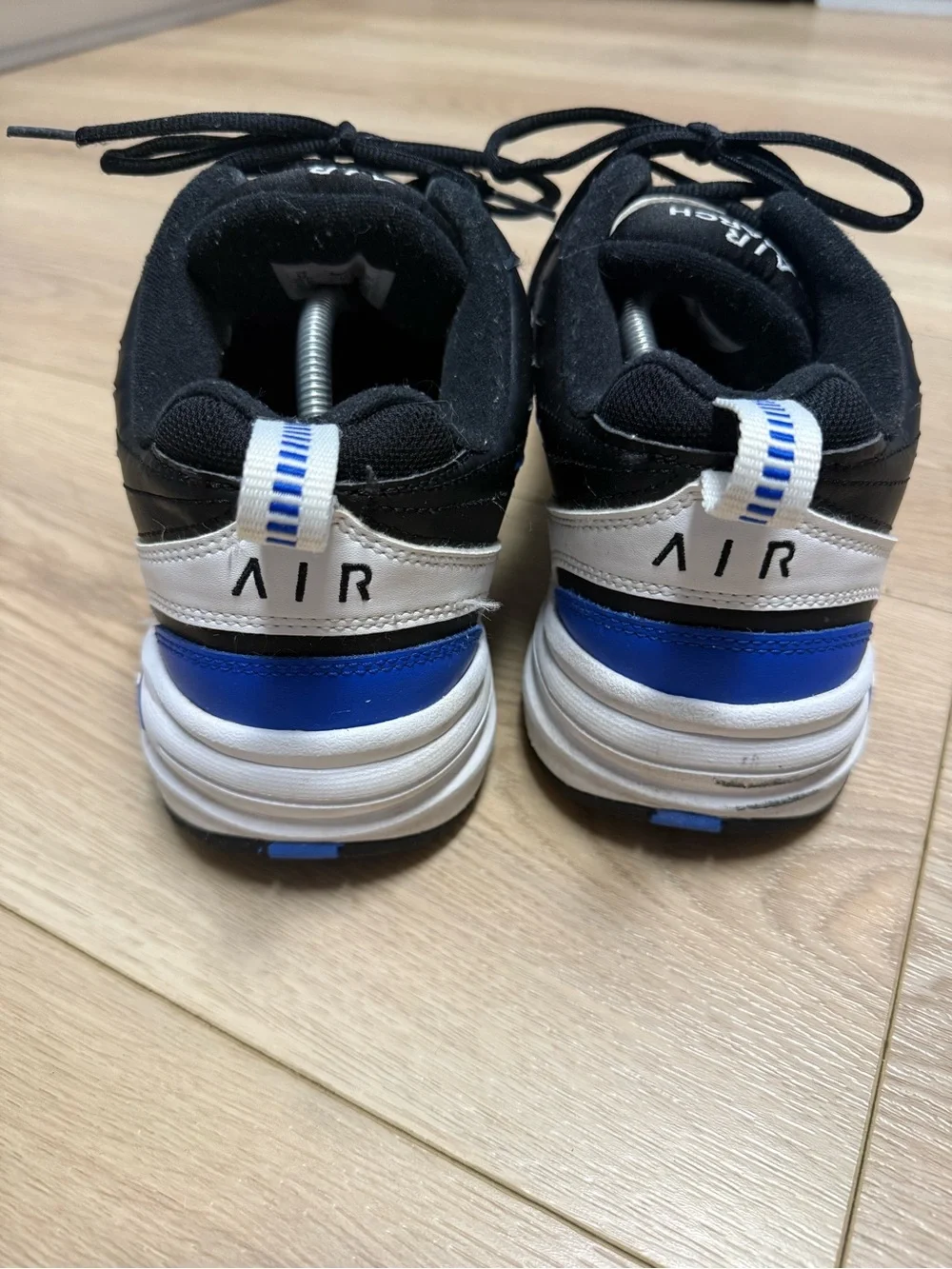 Nike air monarch